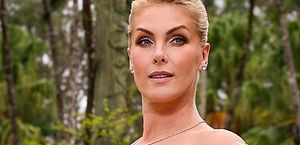 Ana Hickmann usa vestido de 100 mil pérolas em noivado com Edu Guedes; veja 