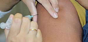 Sesau emite nota técnica para orientar vacinação de crianças e adolescentes de 6 a 17 anos com a Coronavac