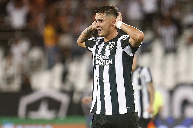 Fim do jejum: Botafogo volta a vencer no Brasileiro após 6 meses e 12 jogos