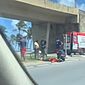 Jovem fica ferido após moto colidir com carro próximo à Ponte Divaldo Suruagy