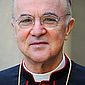 Vaticano excomunga arcebispo que chamou papa de 'servo de Satanás'
