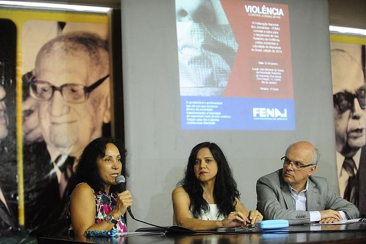 Os jornalistas Beth Costa, Maria José Braga e Celso Schröder
