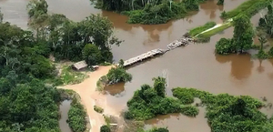 Polícia Federal destrói ponte clandestina de acesso à terra indígena no Pará