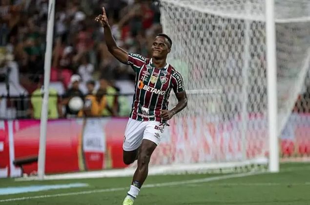 Fluminense vence a LDU em jogo dramático e conquista a Recopa Sul-Americana
