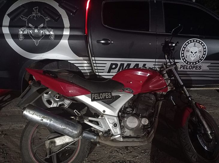 Moto furtada foi recuperada pela polícia