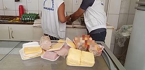 Vigilância Sanitária de Maceió apreende 100 kg de produtos estragados em supermercados