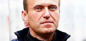 Mãe de Alexei Navalni entra com ação judicial para liberação de corpo do ativista