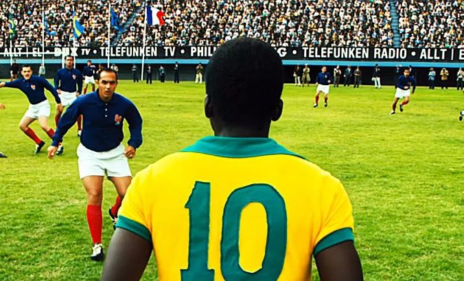 Cena do filme 'Pelé: O Nascimento de uma Lenda'