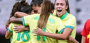 Brasil faz 4 a 2 na Espanha e terá Marta em final olímpica após 16 anos