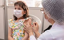 Pediatra destaca importância da vacina contra Covid em crianças: "É essencial a imunização" 