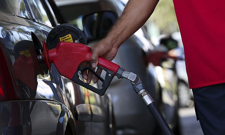 Valor da gasolina foi reajustado duas vezes somente neste mês de outubro