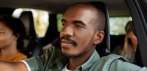 Motoristas negros são mais revistados do que brancos, mostra estudo dos EUA