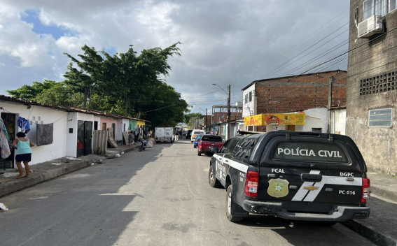 Casal foi alvo de atentado a tiros enquanto caminhava na manhã desta terça-feira, no Santos Dumont