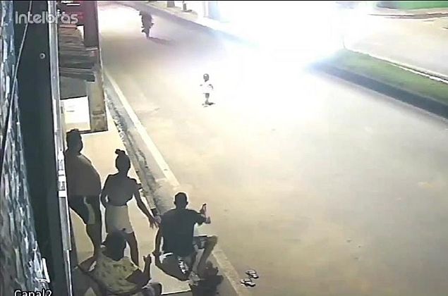 Vídeo: PC investiga caso de motociclista que atropelou criança ao empinar moto, em Alagoas