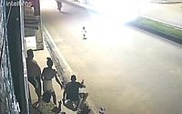 Vídeo: PC investiga caso de motociclista que atropelou criança de 2 anos ao empinar moto