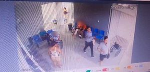 Vídeo mostra momento do assassinato de empresário dentro de clínica em Arapiraca