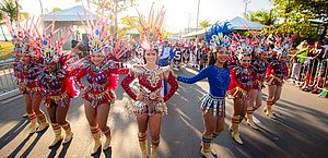 Desfile estudantil celebra os 207 anos de Emancipação Política de Alagoas