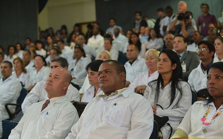 Médicos cubanos devem deixar o Brasil este mês