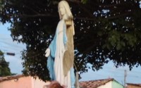 Vândalos destroem imagem de Nossa Senhora das Graças em praça de Maceió