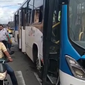 Vídeo: ônibus bate em caminhão e provoca engavetamento de mais sete veículos na Ponta Grossa 