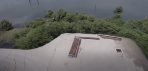 Novo sobrevoo de drone mostra rachaduras e avanço da lagoa na mina 18 da Braskem