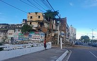 Demolição de prédio que desabou parcialmente no Jaraguá é adiada para terça-feira