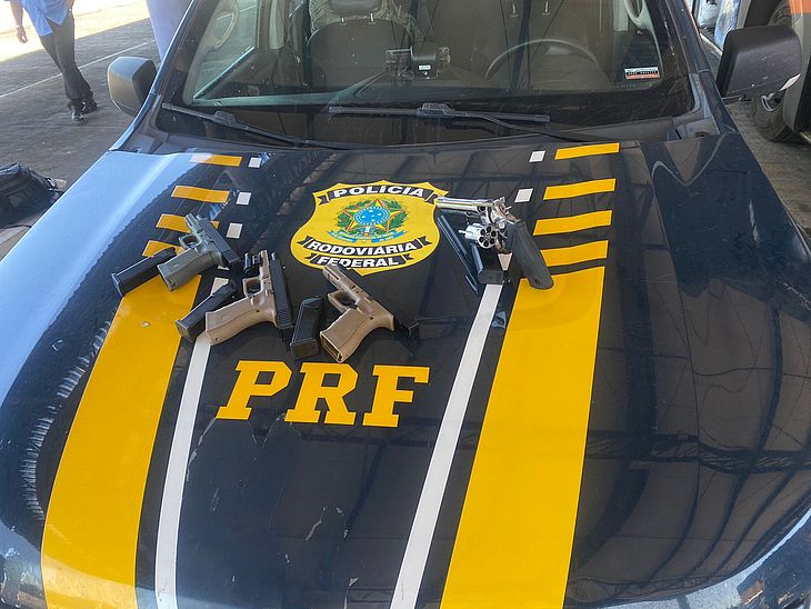 PRF prende homem por porte ilegal de arma de fogo em Canapi