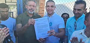 Arthur Lira e prefeitos assinam contratos para levar água a moradores de Inhapi e Canapi