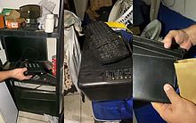 Notebook, computadores e outros eletrônicos são recuperados após furtos em imóveis na parte baixa