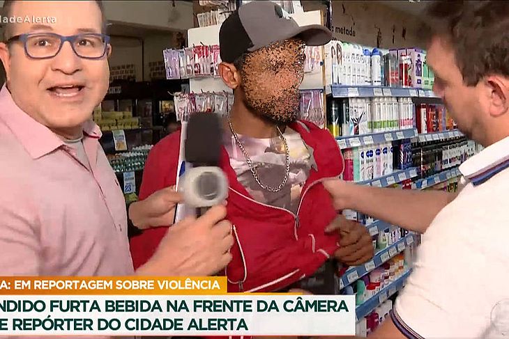 Equipe de reportagem flagra tentativa de furto em estabelecimento de Goiás