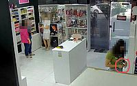 Vídeo: mulher furta vibrador de R$ 965 em sexy shop na João Davino, em Maceió