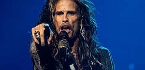 Steven Tyler é internado em reabilitação e Aerosmith cancela shows