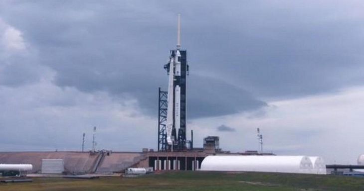 https://tnh1-cdn3.cworks.cloud/fileadmin/_processed_/f/f/csm_cbsn-fusion-spacex-and-nasa-place-safety-as-their-top-priority-delay-launch-day-thumbnail-491422-640x360_1cbd24ef8e.jpg